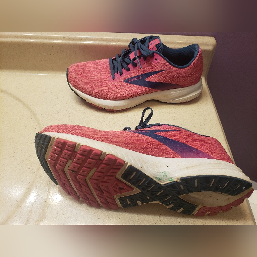 Womens pink Brooks Launch 7 running shoes